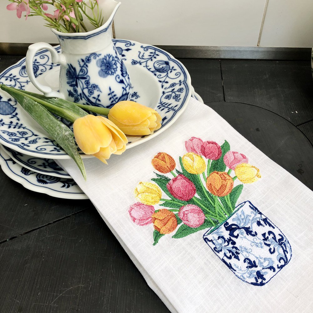 Chinoiserie Tulips Pot Linen Guest Towel