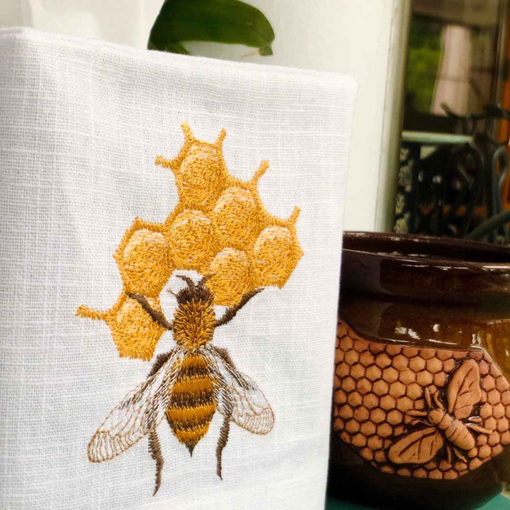 Honey Bee Tissue Box Cover