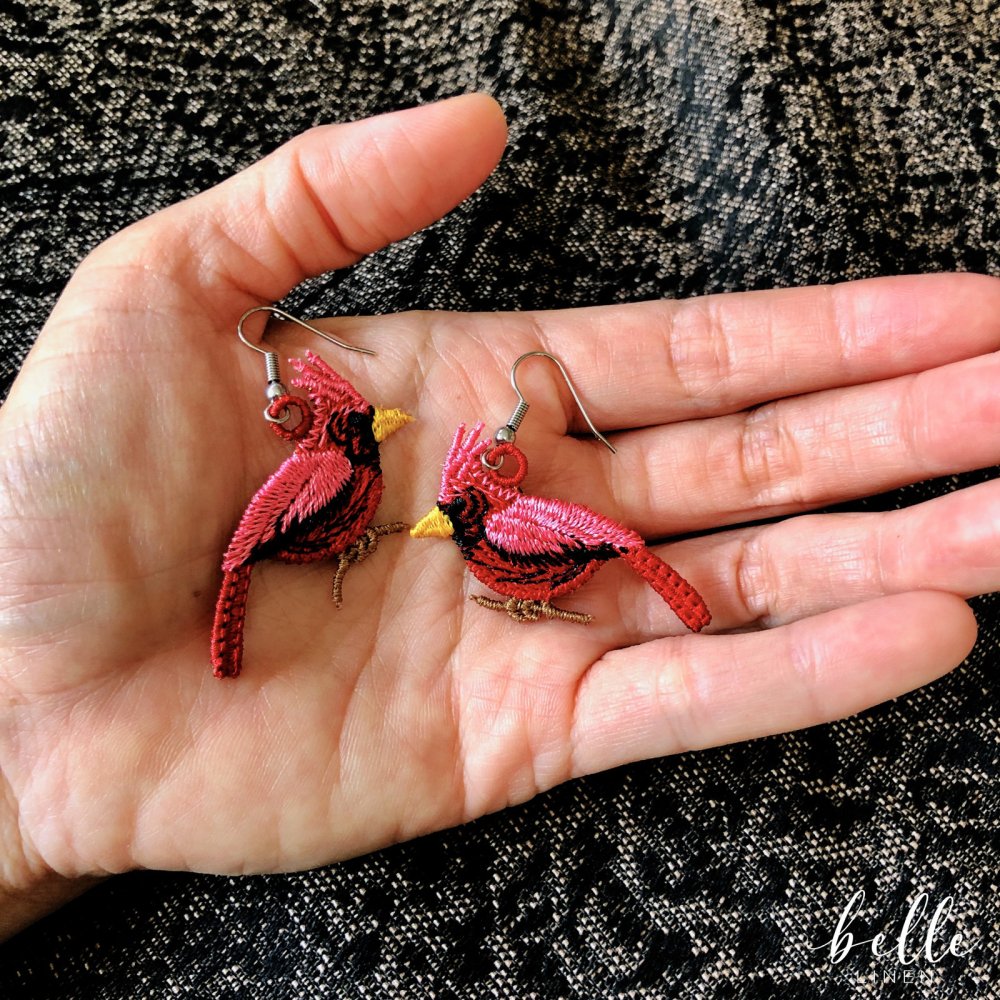Lace earrings - cardinal