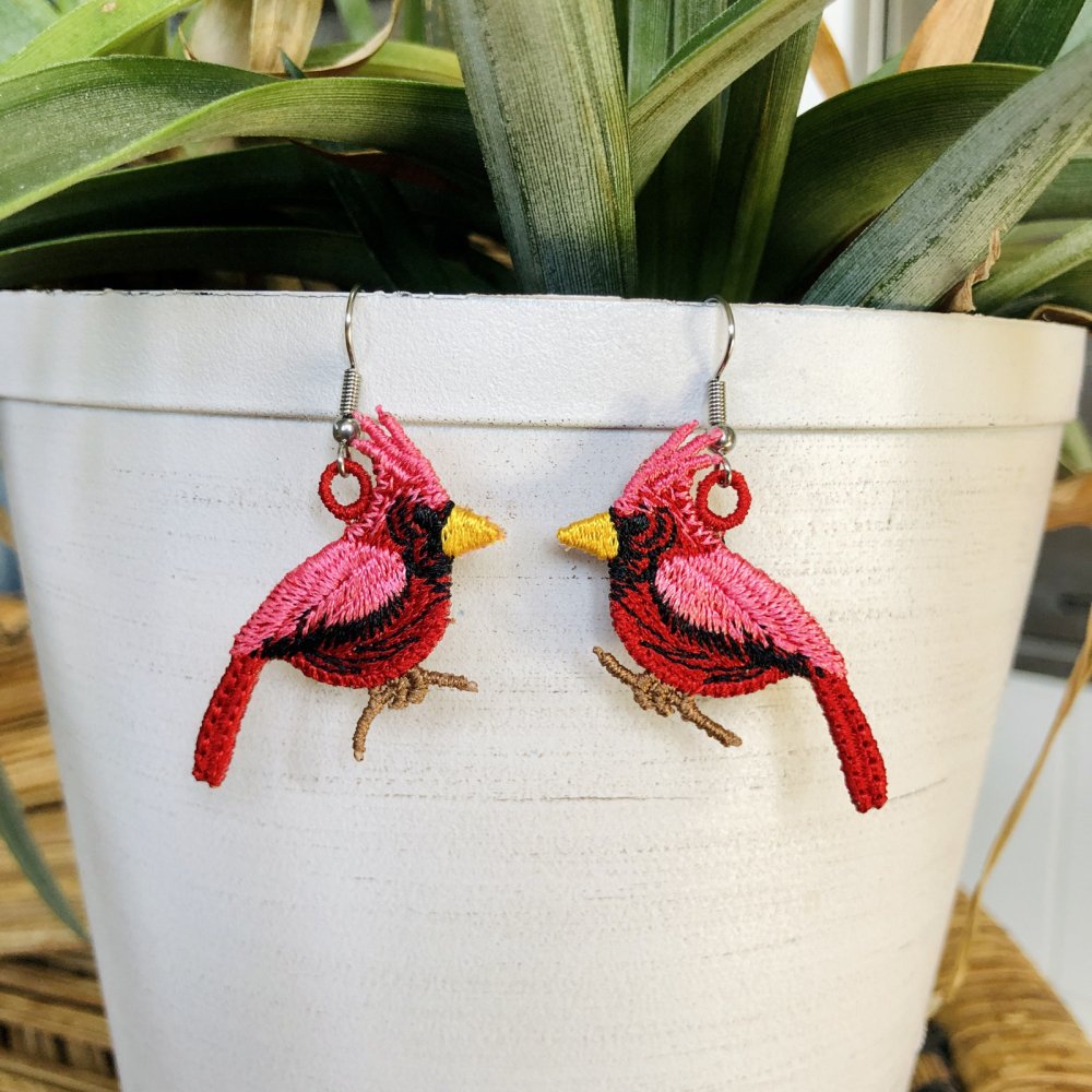 Lace earrings - cardinal