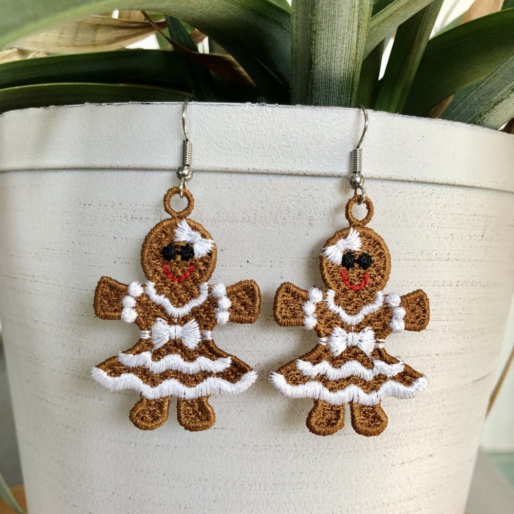 Lace earrings - gingerbread girls