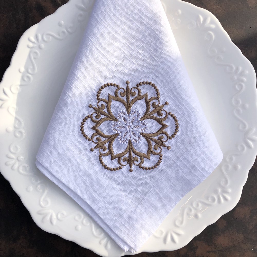 Medallion Motif Linen Napkins 