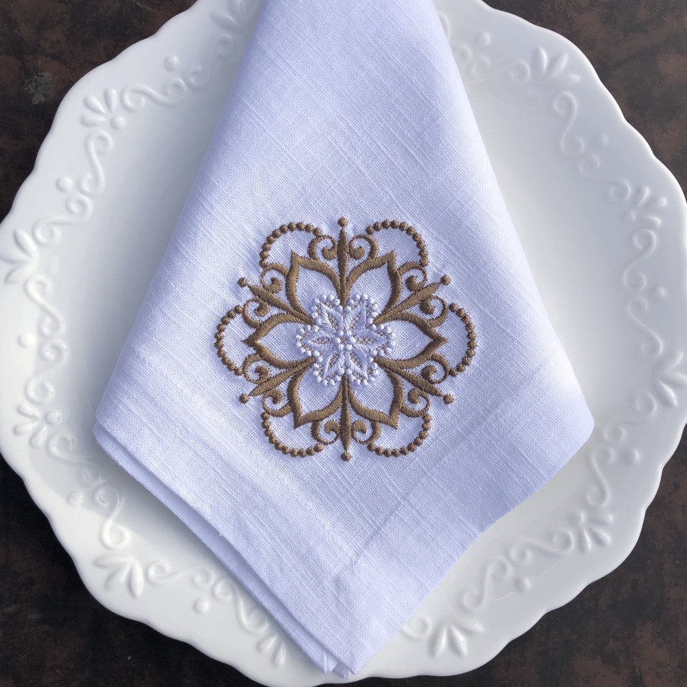 Medallion Motif Linen Napkins 