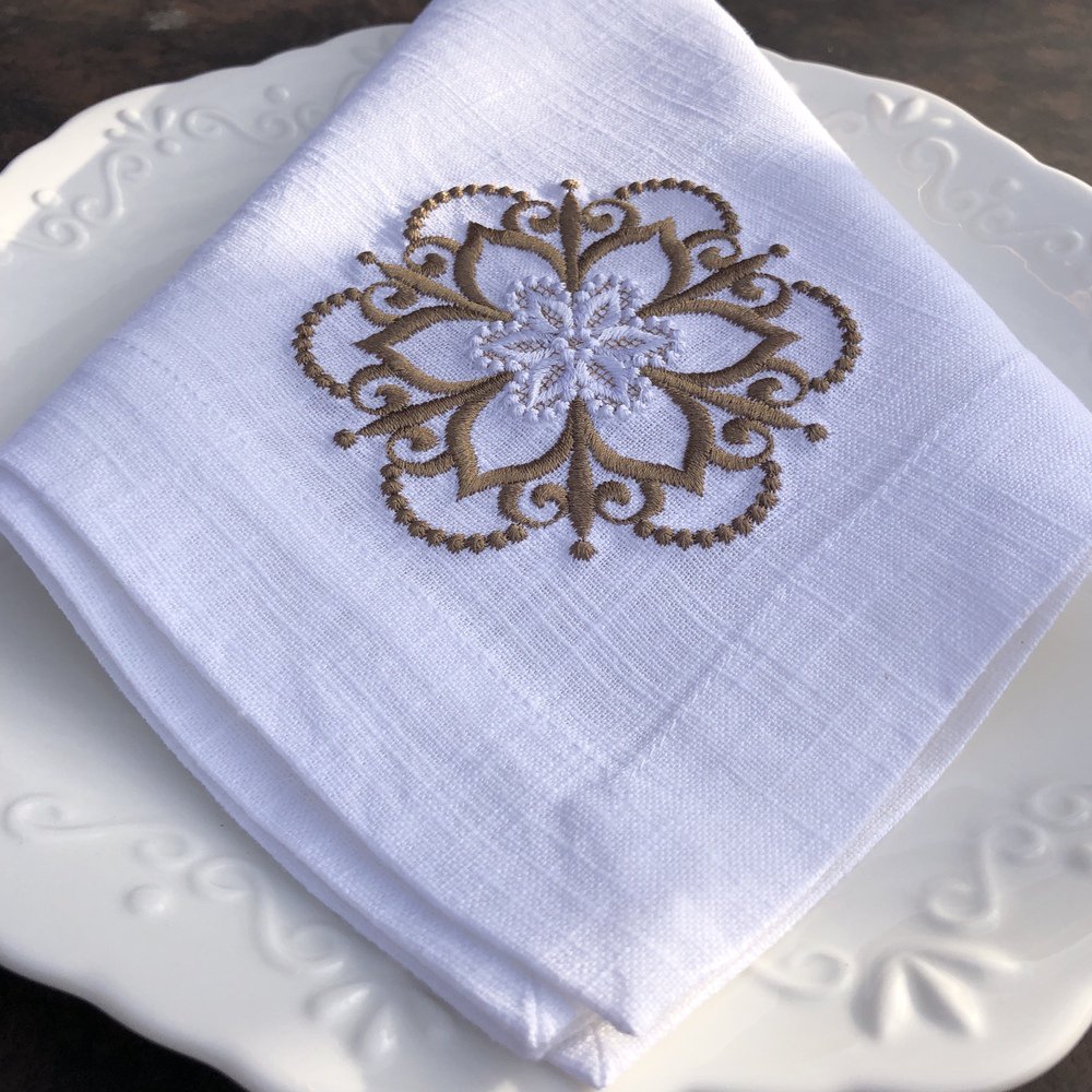 Medallion Motif Linen Napkins 