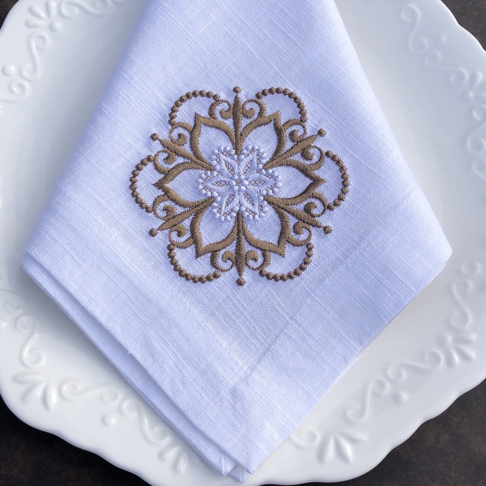 Medallion Motif Linen Napkins 