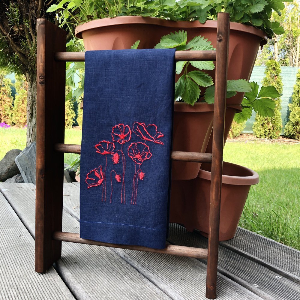 Red Poppies Linen Guest Towel