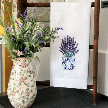 Chinoiserie Lavender Linen Guest Towel