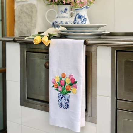 Chinoiserie Tulips Pot Linen Guest Towel