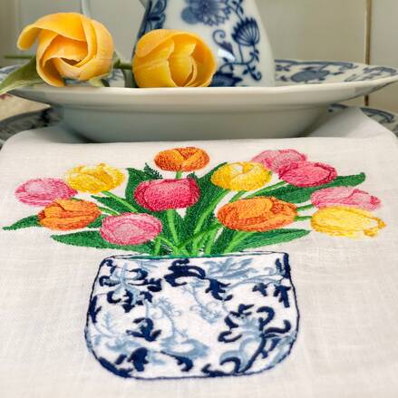 Chinoiserie Tulips Pot Linen Guest Towel