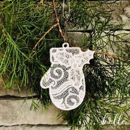 Christmas Lace Ornament - Glove #20
