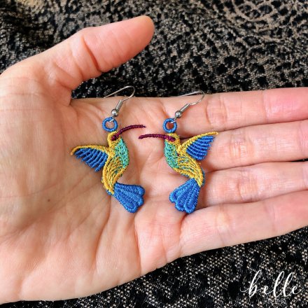 Lace earrings - hummingbird