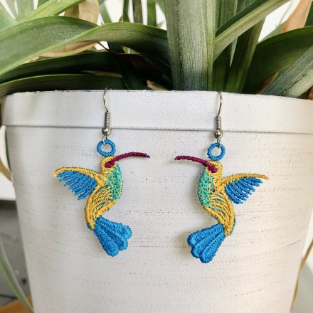 Lace earrings - hummingbird